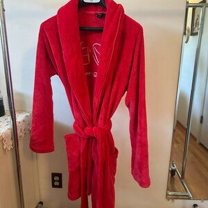 VS Robe Red